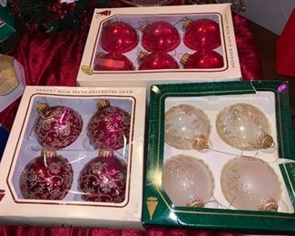 $35 Over 300 Vintage Christmas Items very low prices