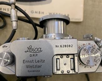 Ernst Leitz Wetzlar camera                                                          
Leica IIIf- Screw Mount (1950-1957)