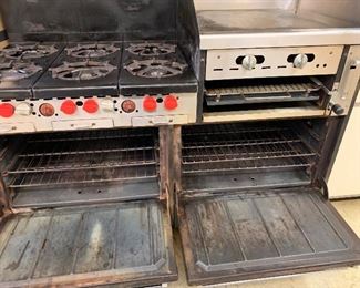 Universal Chef six burner, two oven, griddle & broiler. Great condition