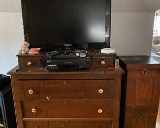 Dresser