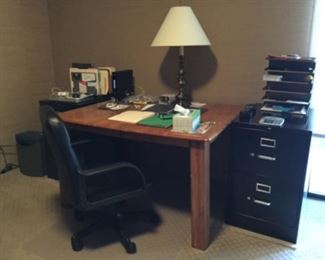 OAK DESK/TABLE WITH ONE LEAF, FILING CABINETS