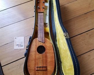 Kamala "pineapple" ukulele in wonderful condition, with case