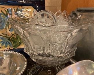 Stunning Festoria punch bowl with 12 cups
