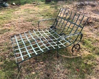 Double chaise lounge chair