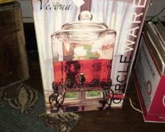 Party serving stuff you need to be a good entertainer