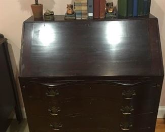 Govenor Winthrop Style Secretary Desk https://ctbids.com/#!/description/share/292048