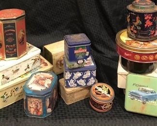 Decorative Tin Assortment https://ctbids.com/#!/description/share/292119
