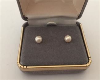 Cultured Pearl Earrings https://ctbids.com/#!/description/share/291668