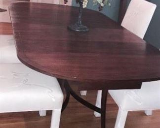Vintage Round Table w/leaves