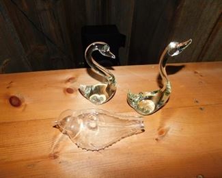 Glass Swan Figurines