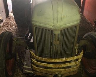 ANTIQUE FORD TRACTOR