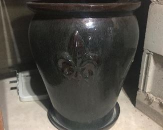 LARGE PLANTER