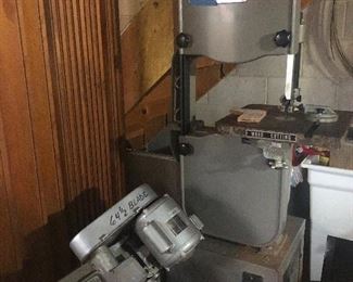 BAND SAW