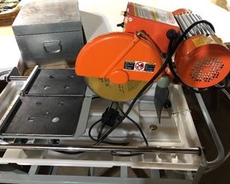 BRAND NEW TILE SAW
