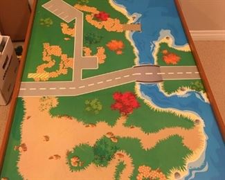 Train Table w/2 Trundle Drawers