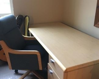 Blonde Desk / Office Chair