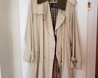 Burberry raincoat with lining