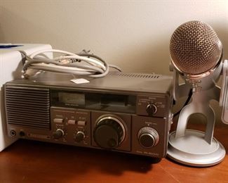 Kenwood R600 receiver short wave radio and a Blue Microphone Yeti Studio USB
