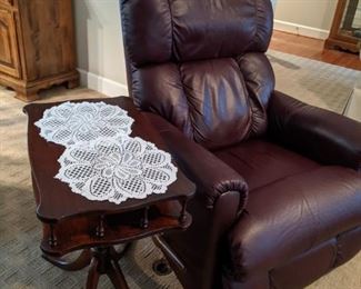 Recliner/Mahogany Table