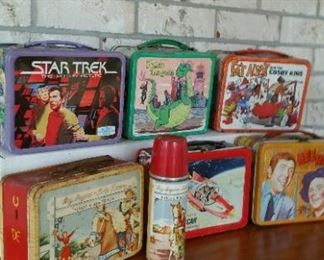 METAL LUNCH BOXES