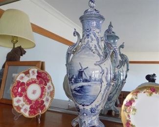 Decorative plates and urn