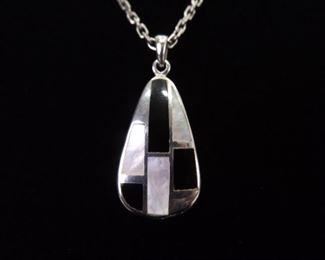 .925 Sterling Silver Inlayed Mother of Pearl and Black Onyx Pendant Necklace

