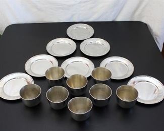 Pewter cups and small plates	
8 pewter plates, 8 pewter cups - Steiff Pewter - reproduction of Jefferson cup engraved ECB.