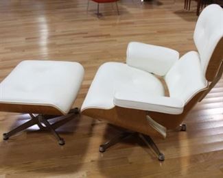 Vintage And Fine Quality Eames Style Lounge Chair