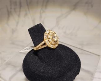 18KT YELLOW GOLD DIAMOND RING. ESTIMATED RETAIL VALUE: $6,950.00. MINIMUM RESERVED BID: $ 1,650.00.