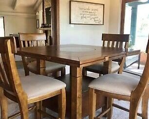 Haverty's Sonoma Valley Gathering Table with six (6) Slat Back Barstools
• Gathering Table 46" x 46" x 36", expandable to 60" round x 36"
• QTY of six (6) 24" Slat Back Barstool 20" x 18" x 42"