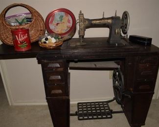 Craftsman style White Rotary sewing machine and sewing notions