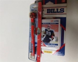 one Buffalo Bills air pressure tire gauge; one packet of Buffalo Bills player cards
