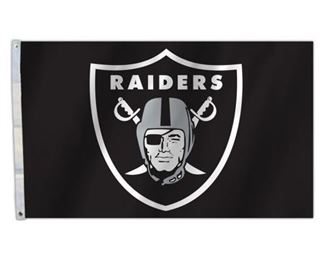 Oakland Raiders Official NFL Banner Flag, 1 carabiner