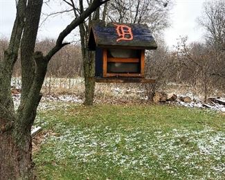 Detroit Tigers bird feeder