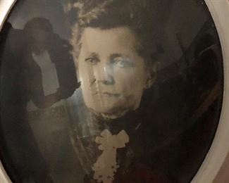 Photos in Curved Glass Frames