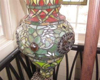 STAINED GLASS MADNESS!
TIFFANY STYLE LIGHTING (HUNDREDS OF CHOICES)