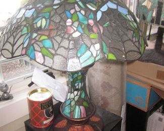 STAINED GLASS MADNESS!
TIFFANY STYLE LIGHTING (HUNDREDS OF CHOICES)