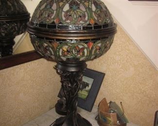 TIFFANY STYLE LIGHTING (HUNDREDS OF CHOICES)

