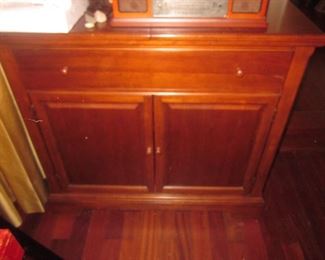 Thomasville Dining Room Suite Complete with Buffet