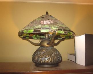 TIFFANY STYLE LIGHTING (HUNDREDS OF CHOICES)