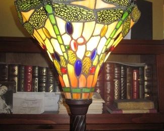 TIFFANY STYLE LIGHTING (HUNDREDS OF CHOICES)