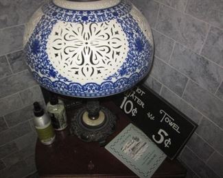 TIFFANY STYLE LIGHTING (HUNDREDS OF CHOICES)