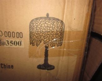 TIFFANY STYLE LIGHTING (HUNDREDS OF CHOICES)