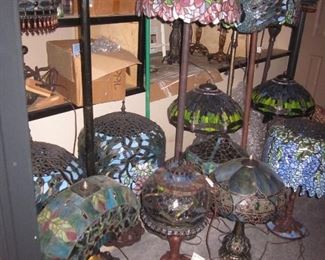 STAINED GLASS MADNESS!
TIFFANY STYLE LIGHTING (HUNDREDS OF CHOICES)