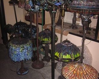 TIFFANY STYLE LIGHTING (HUNDREDS OF CHOICES)