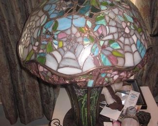 TIFFANY STYLE LIGHTING (HUNDREDS OF CHOICES)