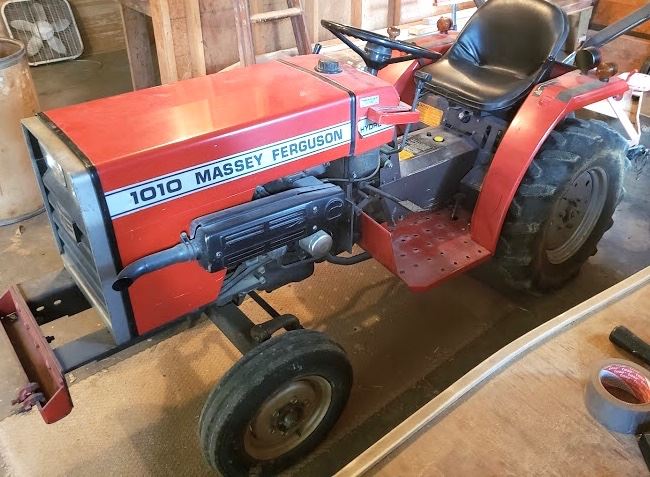 Massey Ferguson 1010 tractor 