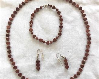 Jewelry set made from gold stone beads 