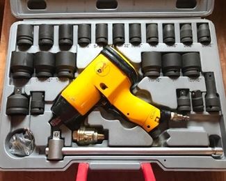 Grizzly air impact wrench set
