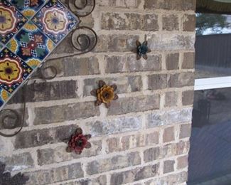 Mexican pottery wall art w/ metal designed roses